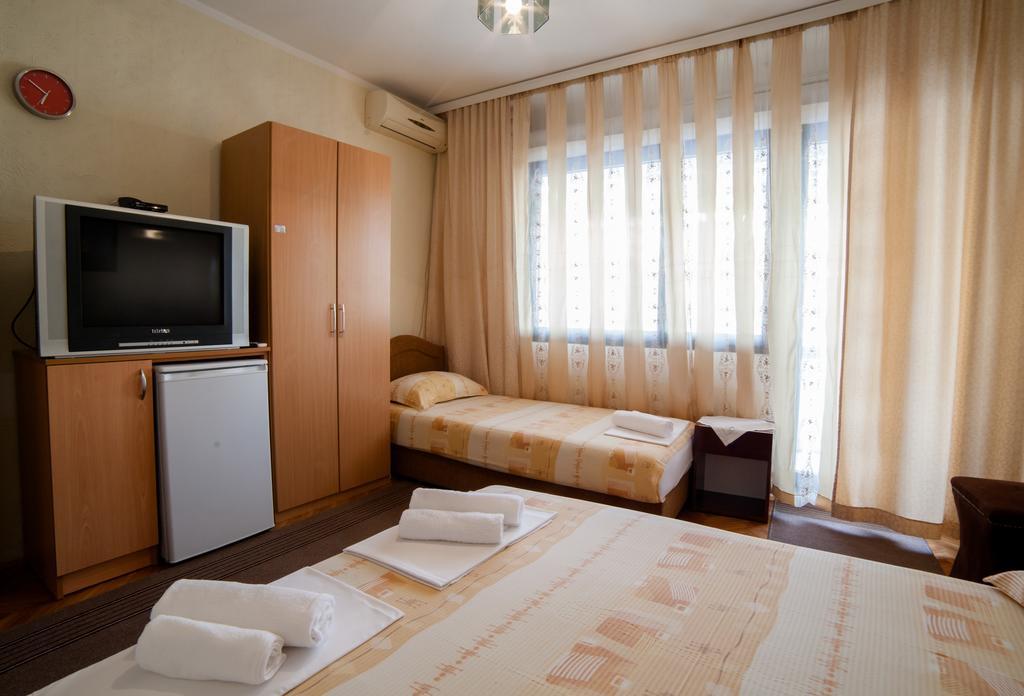 Guesthouse Sidro Ulcinj Exterior photo
