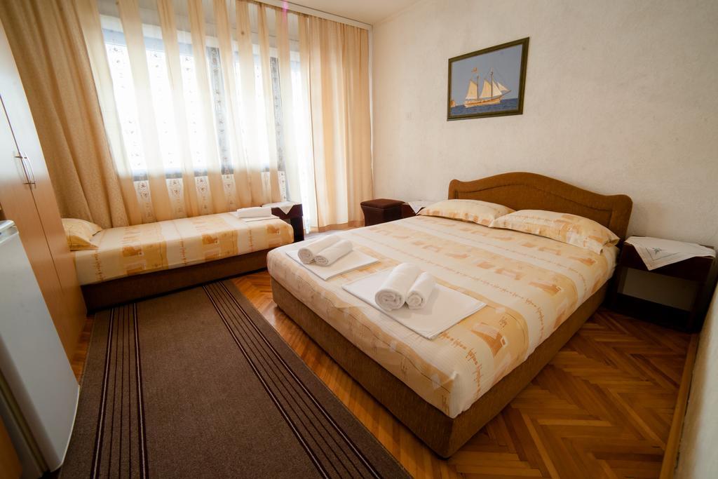 Guesthouse Sidro Ulcinj Exterior photo